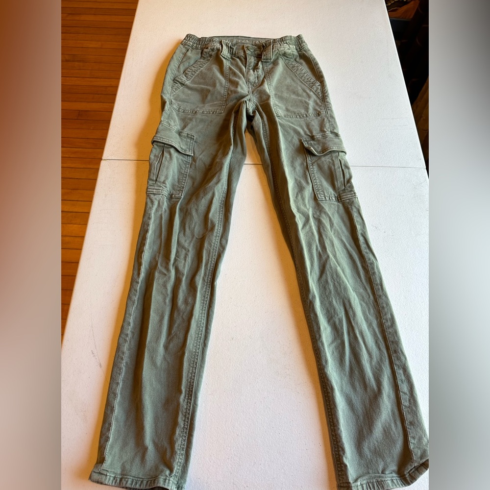 American eagle green cargos size 000